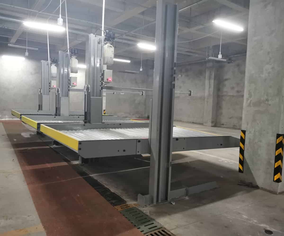 西區(qū)四柱升降式立體車(chē)庫(kù)停車(chē)設(shè)備短租