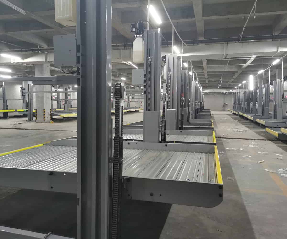 爐霍簡述移動式升降機(jī)的工作原理